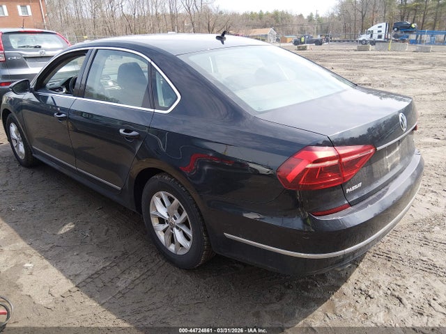 Volkswagen Passat 1.8t S