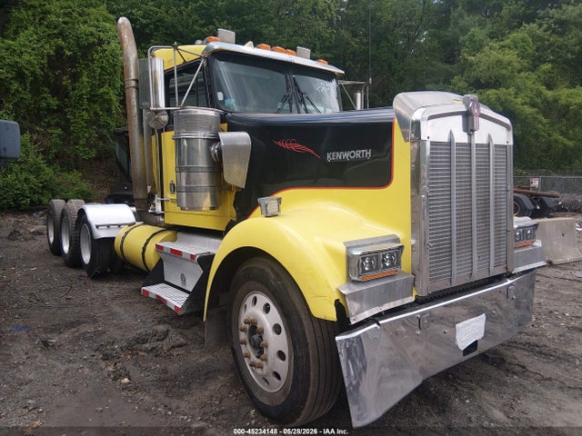 Salvage Kenworth Construction Image