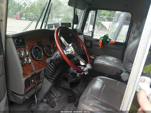 Kenworth Construction W900