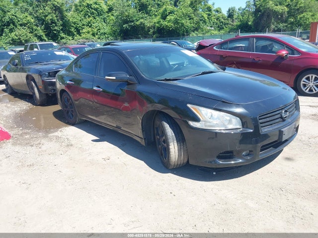 Salvage Nissan Maxima Image