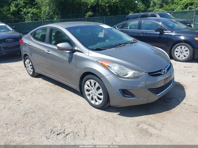 Salvage Hyundai ELANTRA Image
