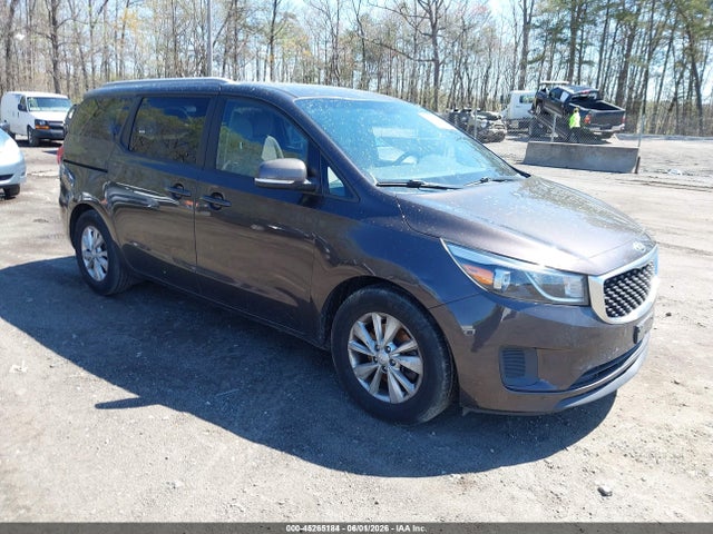 Salvage Kia Sedona Image