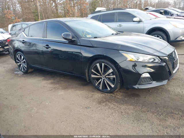 Salvage Nissan Altima Image