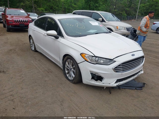 Salvage Ford Fusion Image