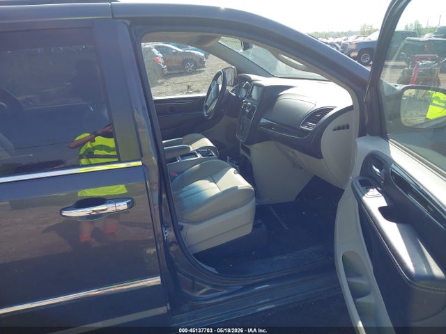 Chrysler Town & Country Touring