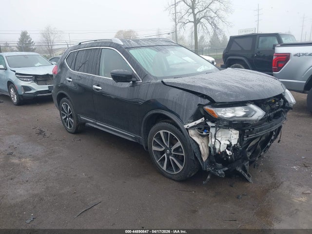 Salvage Nissan Rogue Image