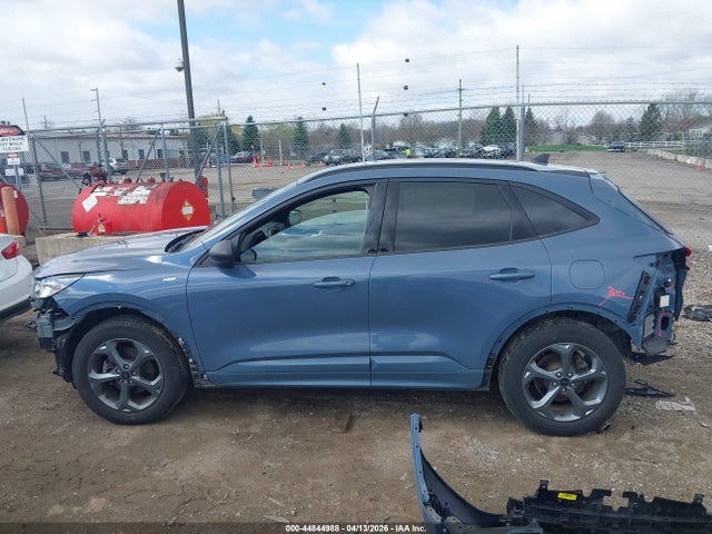 Ford Escape St-line