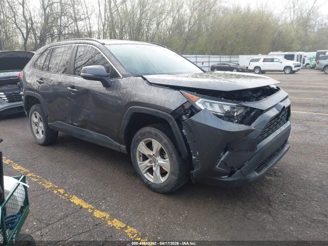Salvage Toyota RAV4 Image
