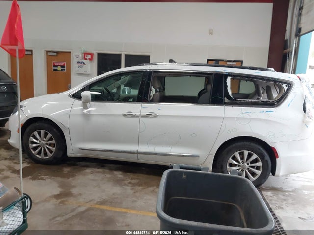 Chrysler Pacifica Touring L