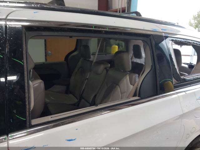 Chrysler Pacifica Touring L