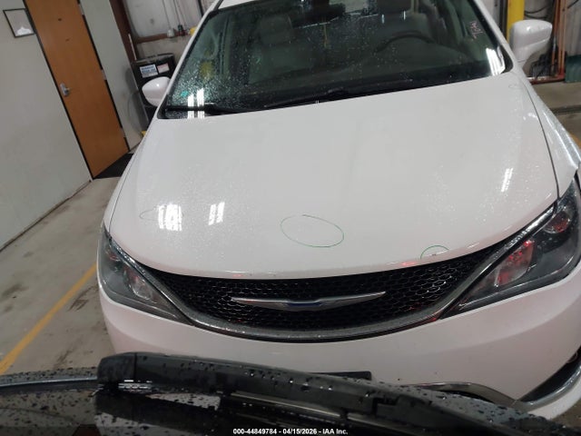 Chrysler Pacifica Touring L