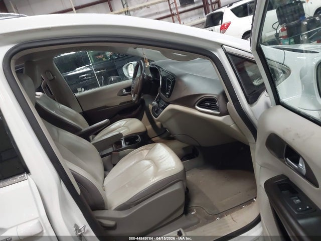Chrysler Pacifica Touring L