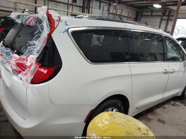 Chrysler Pacifica Touring L