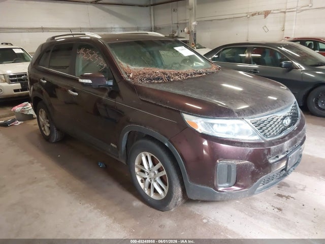 Salvage Kia Sorento Image