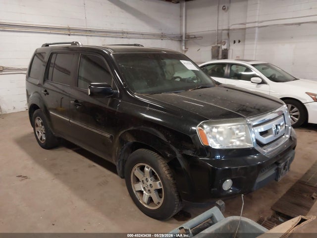 Salvage Honda Pilot Image