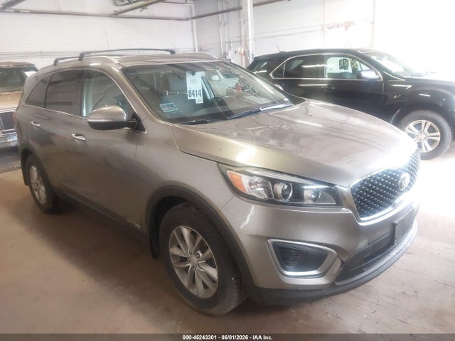 Salvage Kia Sorento Image