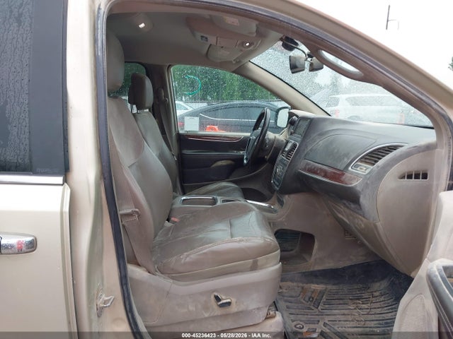 Chrysler Town & Country Limited
