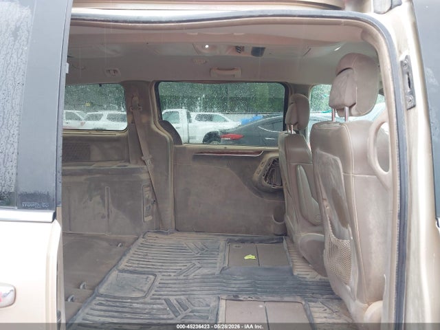 Chrysler Town & Country Limited