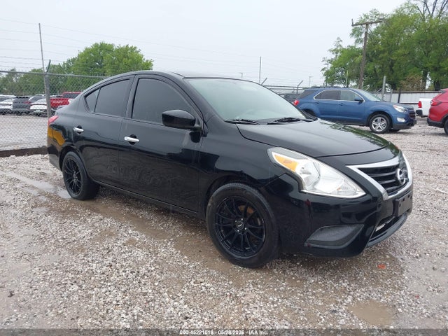 Salvage Nissan Versa Image