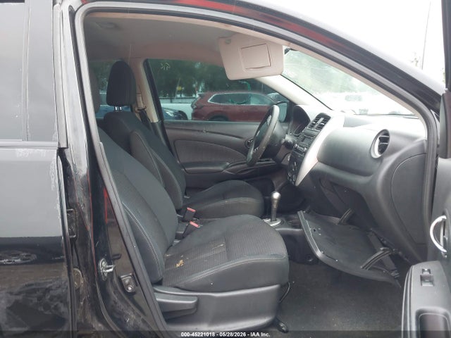 Nissan Versa