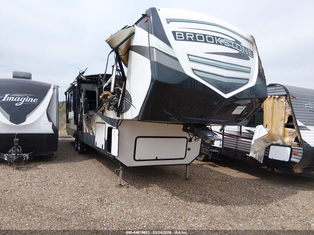 Salvage Coachmen Travel Image