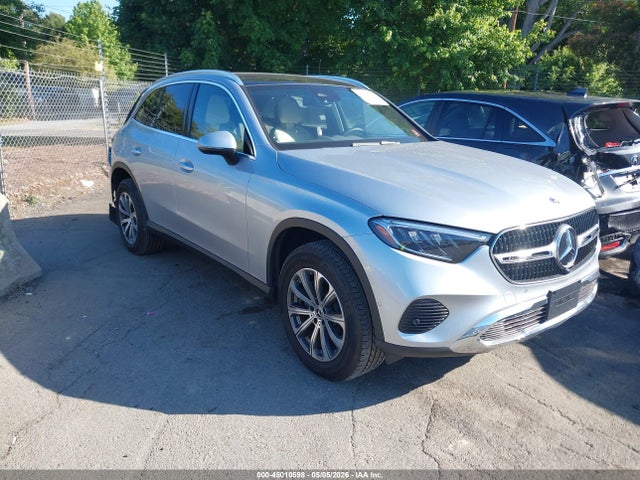 Salvage Mercedes-Benz GLC Image