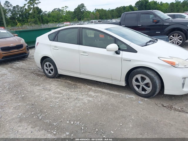 Salvage Toyota Prius Image