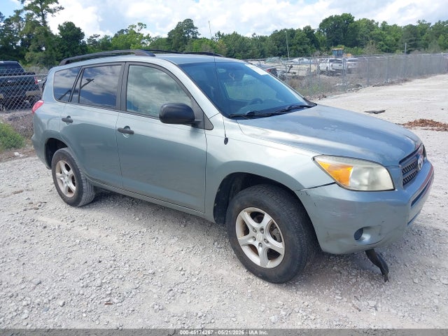 Salvage Toyota RAV4 Image