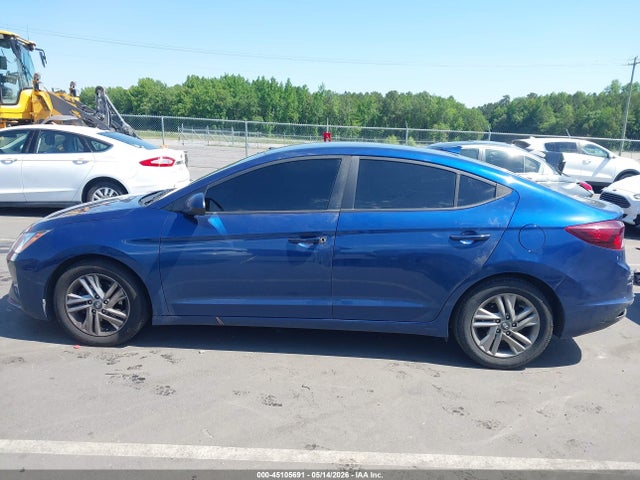Hyundai ELANTRA Sel