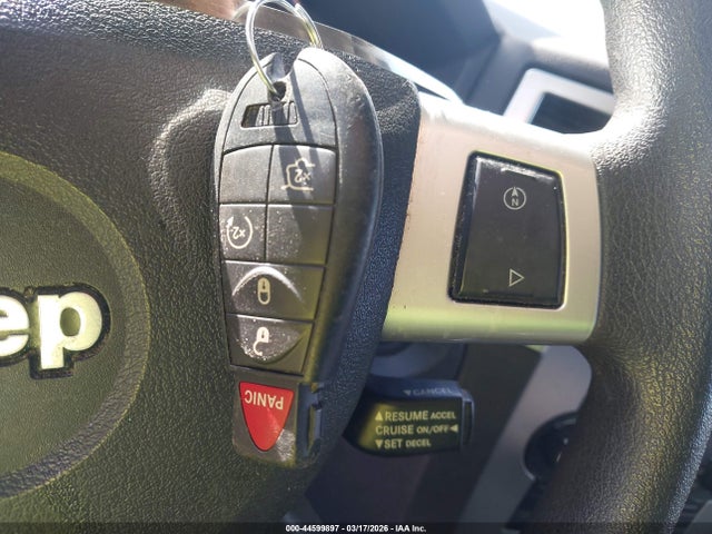 Jeep Grand Cherokee Laredo