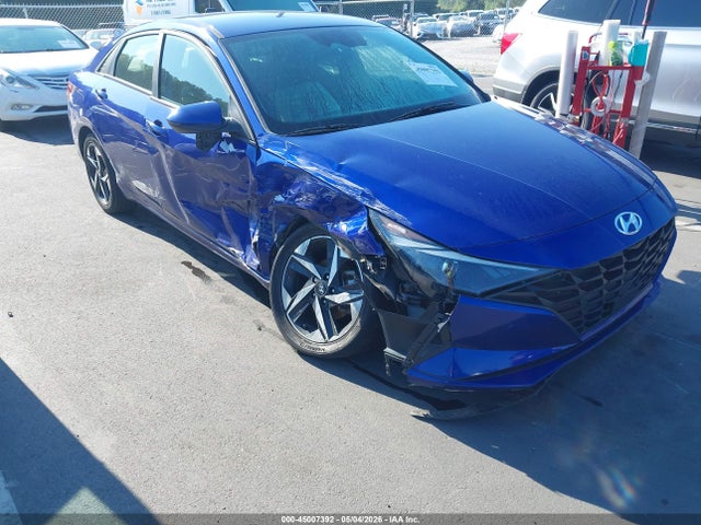 Salvage Hyundai ELANTRA Image