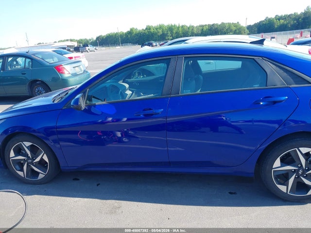 Hyundai ELANTRA Sel
