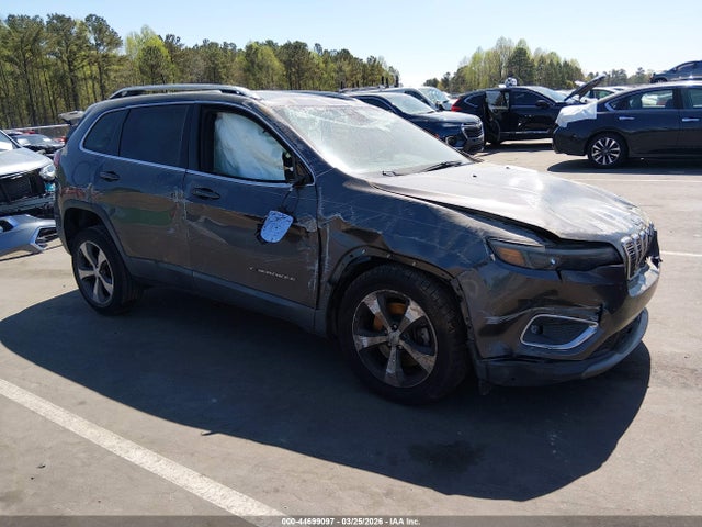 Salvage Jeep Cherokee Image