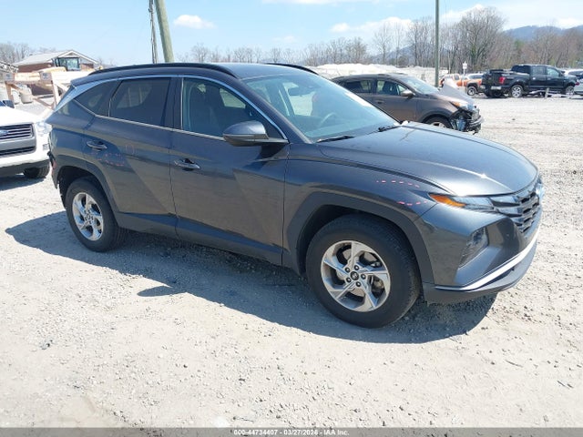 Salvage Hyundai TUCSON Image