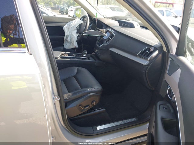 Volvo XC90 B5 Core