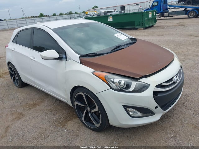 Salvage Hyundai ELANTRA Image