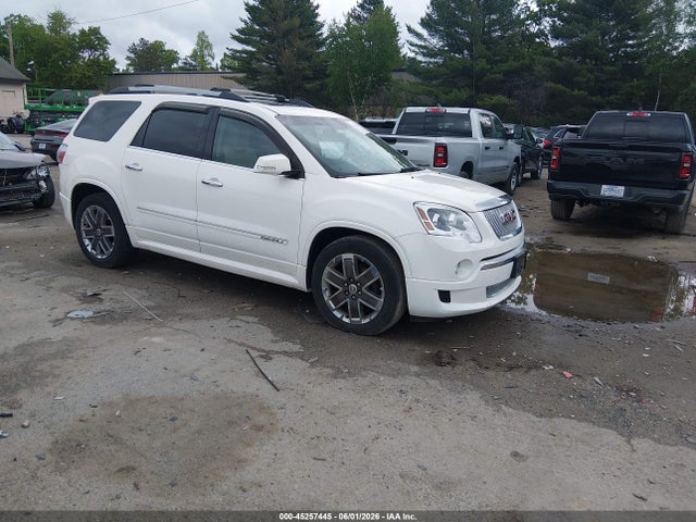 Salvage GMC Acadia Image