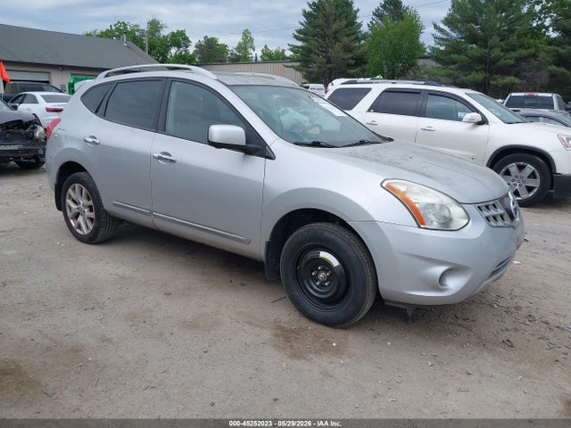 Salvage Nissan Rogue Image