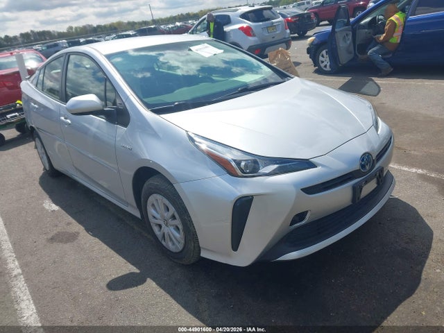 Salvage Toyota Prius Image