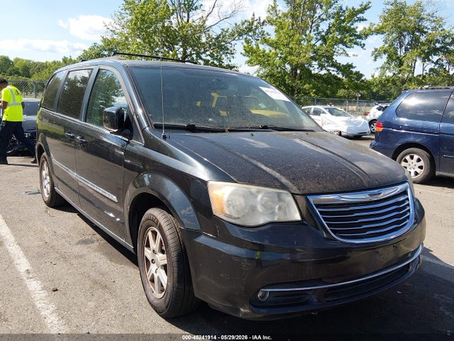 Salvage Chrysler Town & Country Image