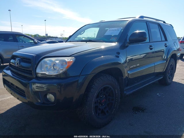 Toyota 4Runner Limited V8