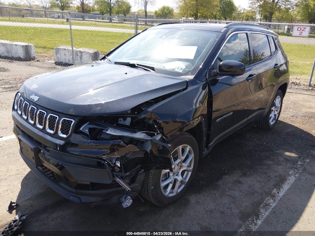 Jeep Compass Latitude Lux Fwd
