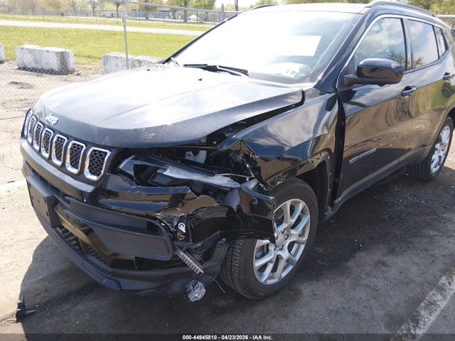Jeep Compass Latitude Lux Fwd
