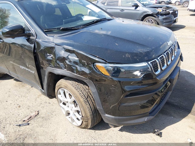 Jeep Compass Latitude Lux Fwd