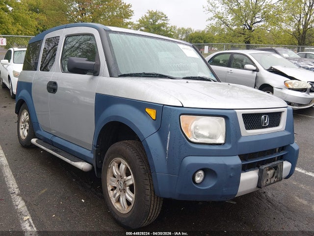 Salvage Honda Element Image