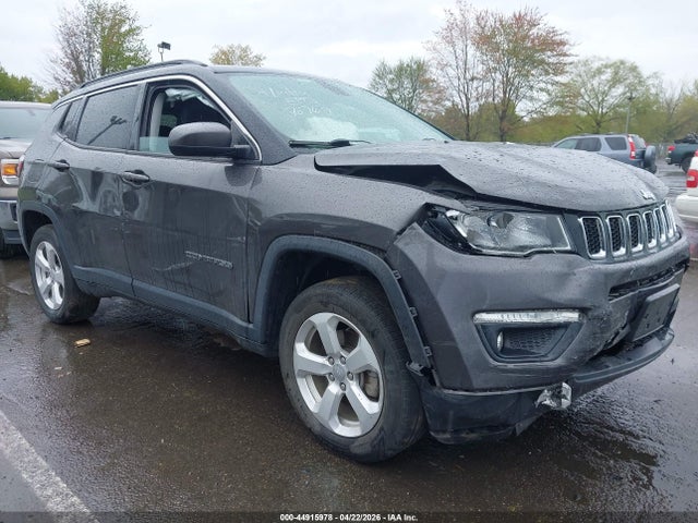 Salvage Jeep Compass Image
