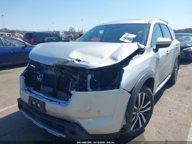 Nissan Pathfinder Platinum 4wd