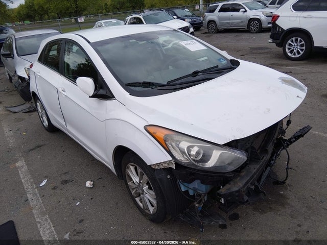 Salvage Hyundai ELANTRA Image