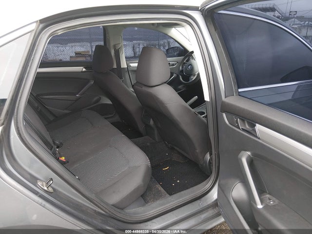 Volkswagen Passat 1.8t S