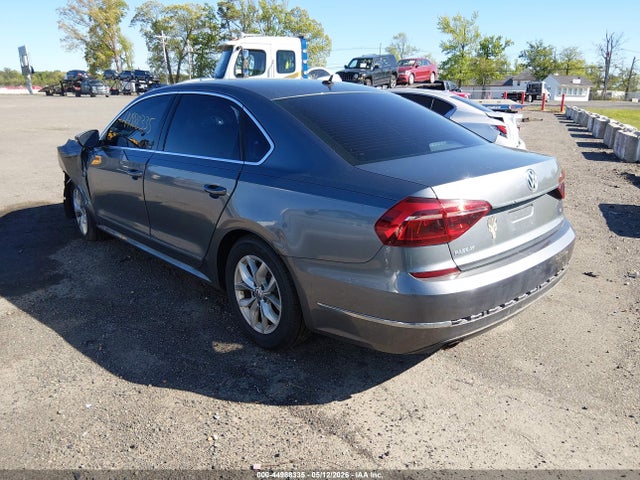 Volkswagen Passat 1.8t S